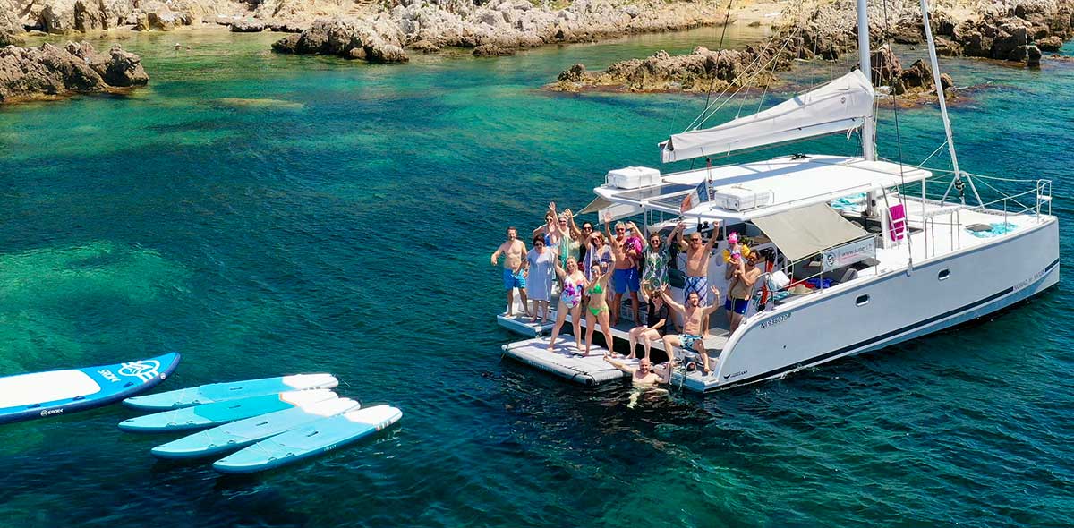 location de catamaran avec skipper pour la visite des calanques